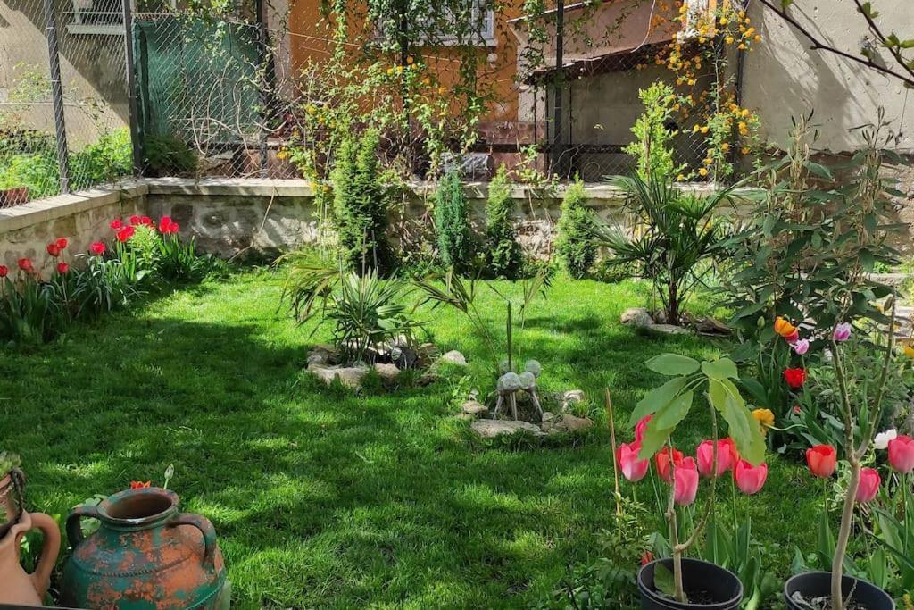 A Lovely 2 Bedroom Apartment In The Heart Of סופיה מראה חיצוני תמונה